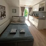 Royal Evitabocelli Spodek By Walk Self Check - In Apartment Katowice
