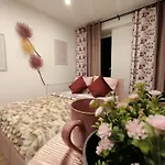 Royal Evitabocelli Spodek By Walk Self Check - In Apartment *