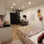 Royal Evitabocelli Spodek By Walk Self Check - In Apartment