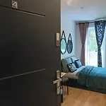Royal Evitabocelli Spodek By Walk Self Check - In Apartment