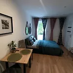 Royal Evitabocelli Spodek By Walk Self Check - In Apartment
