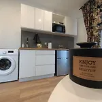 Apartment Royal Evitabocelli Spodek By Walk Self Check - In Katowice