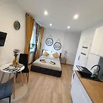 Royal Evitabocelli Spodek By Walk Self Check - In Katowice