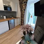 Royal Evitabocelli Spodek By Walk Self Check - In Apartment Katowice