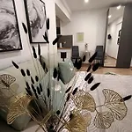 Royal Evitabocelli Spodek By Walk Self Check - In Apartment
