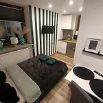 Royal Evitabocelli Spodek By Walk Self Check - In Apartment Katowice