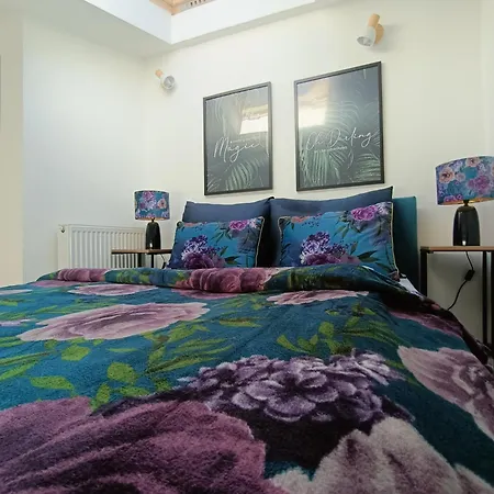 Royal Evitabocelli Spodek By Walk