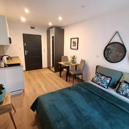 Royal Evitabocelli Spodek By Walk 卡托维兹