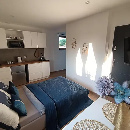 Royal Evitabocelli Spodek By Walk *