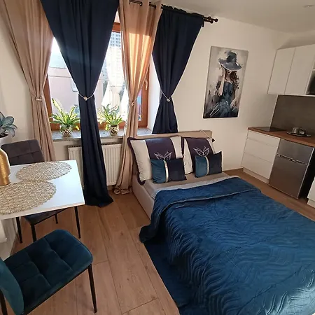 Royal Evitabocelli Spodek By Walk Self Check - In Katoviçe