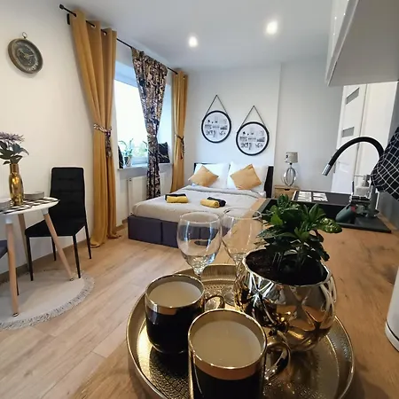 Royal Evitabocelli Spodek By Walk