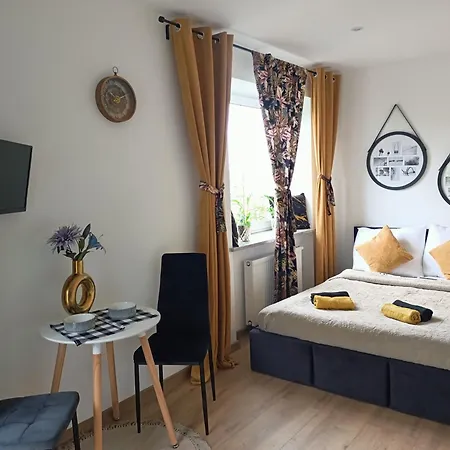 Royal Evitabocelli Spodek By Walk *