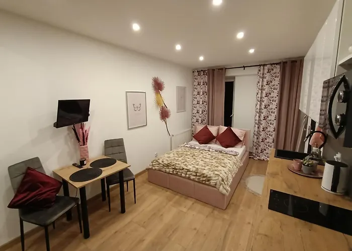 Royal Evitabocelli Spodek By Walk *