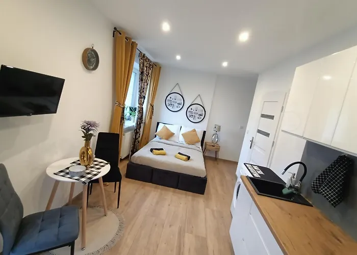 Royal Evitabocelli Spodek By Walk Κατοβίτσε