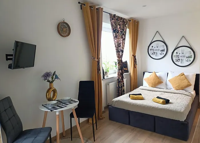 Royal Evitabocelli Spodek By Walk *