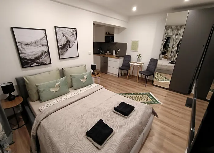 Royal Evitabocelli Spodek By Walk *